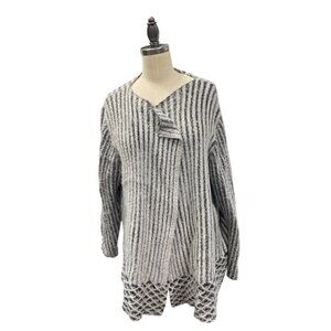 Cato Womens Plus‎ Size 22/24W Striped Cardigan Sweater Gray & White